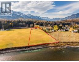 2370 Highway 3 Highway, Fernie, BC V0B1M0 Photo 17