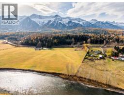 2370 Highway 3 Highway, Fernie, BC V0B1M0 Photo 22
