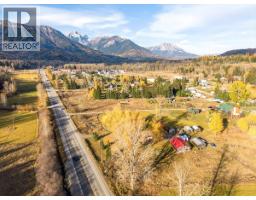2370 Highway 3 Highway, Fernie, BC V0B1M0 Photo 35
