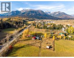 2370 Highway 3 Highway, Fernie, BC V0B1M0 Photo 36