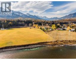 2370 Highway 3 Highway, Fernie, BC V0B1M0 Photo 18