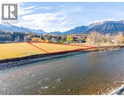 2370 Highway 3 Highway, Fernie, BC V0B1M0 Photo 39