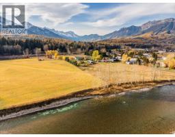 2370 Highway 3 Highway, Fernie, BC V0B1M0 Photo 19