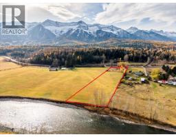 2370 Highway 3 Highway, Fernie, BC V0B1M0 Photo 21
