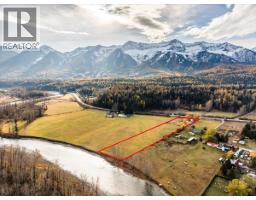 2370 Highway 3 Highway, Fernie, BC V0B1M0 Photo 27
