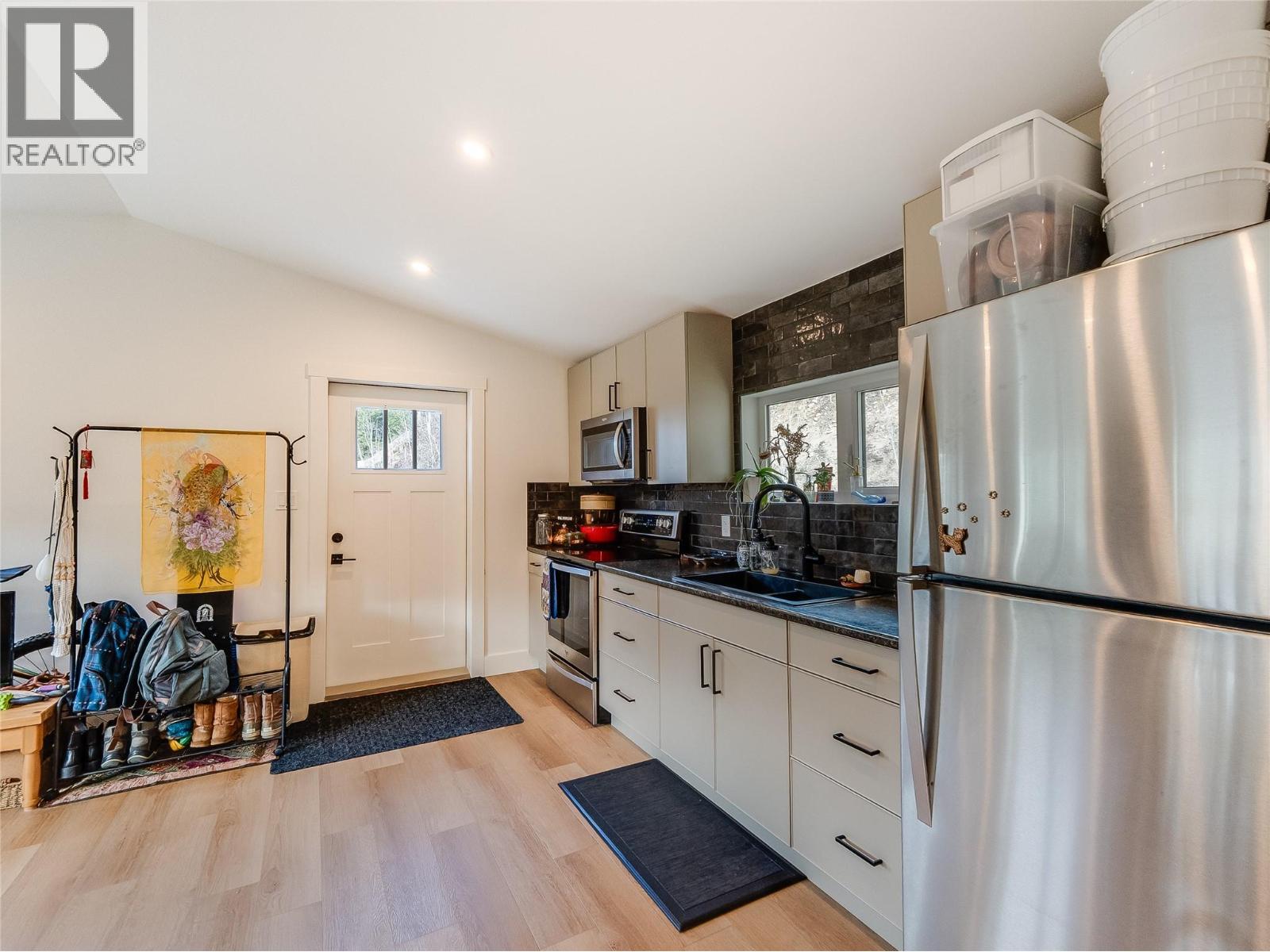 5758 Rocky Road, Nelson