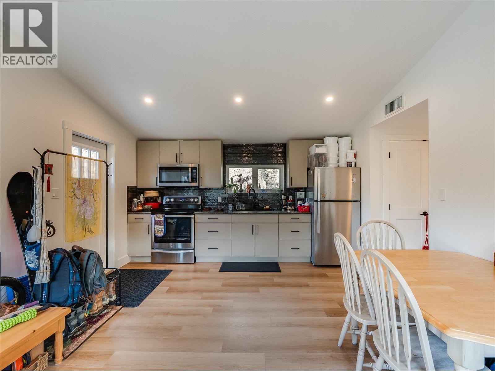 5758 Rocky Road, Nelson