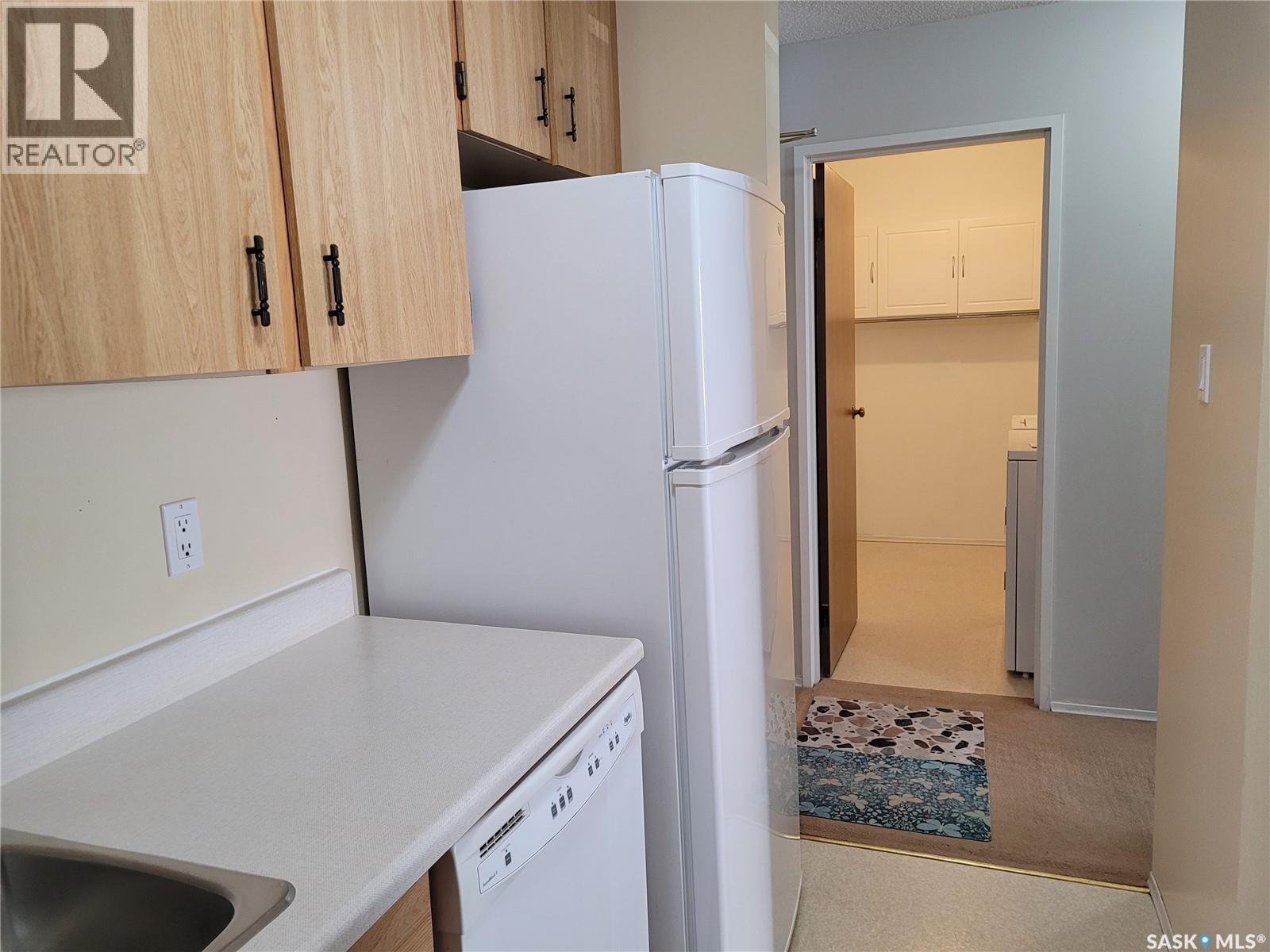 #413 310 STILLWATER DRIVE - 11