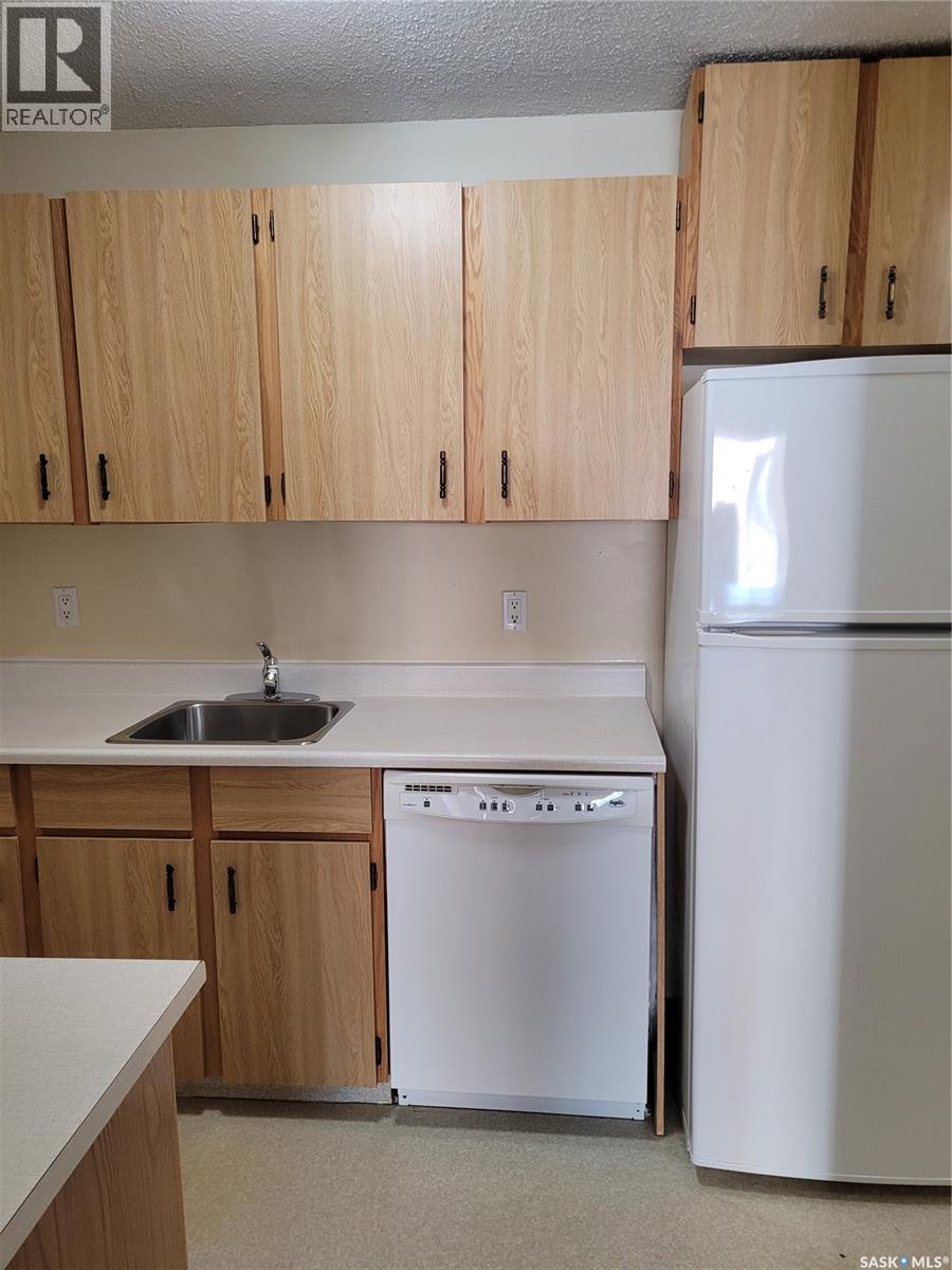 #413 310 STILLWATER DRIVE - 6