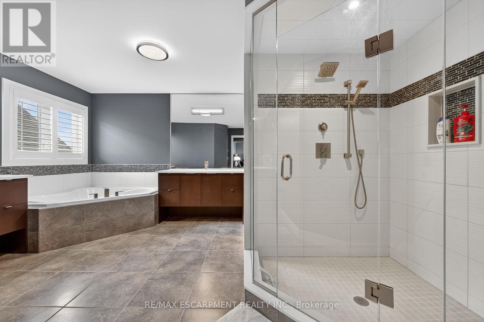 24 CHESTNUT DRIVE - 29