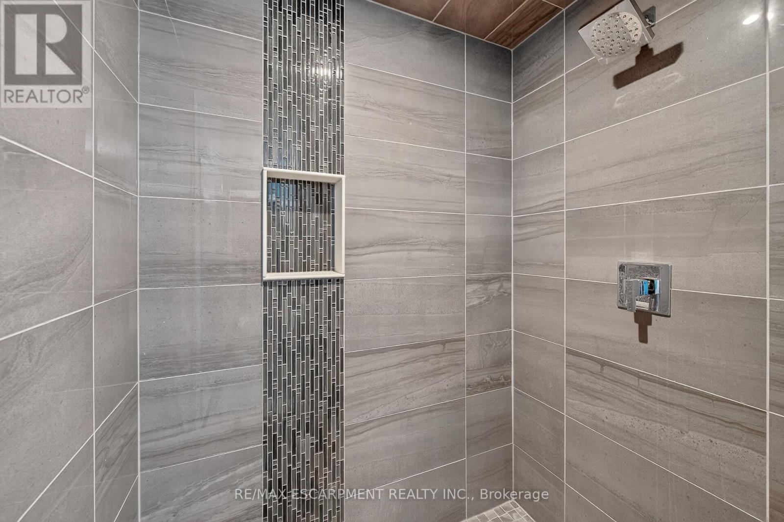 24 CHESTNUT DRIVE - 36