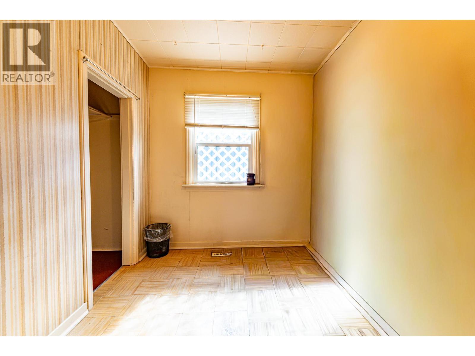 6910 1st Avenue, Ymir