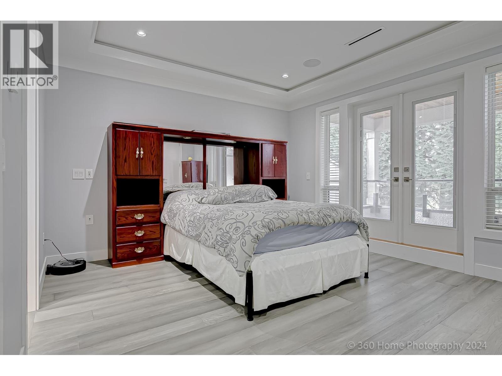 10780 RIVER Drive, Richmond