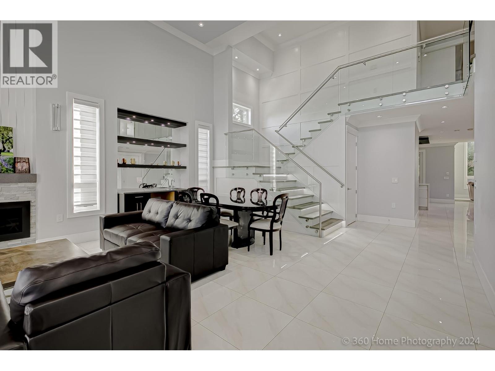 10780 RIVER Drive, Richmond