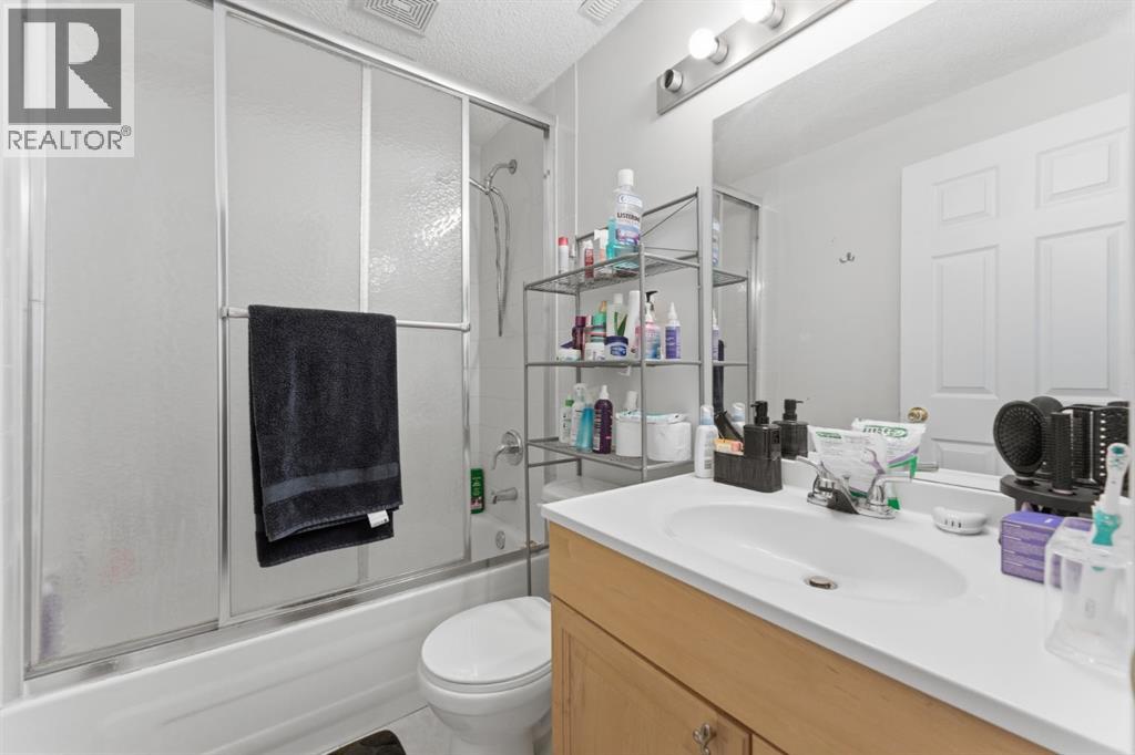 Single Family House 4 Level for Sale in  Applewood Way SE Applewood Park Calgary 