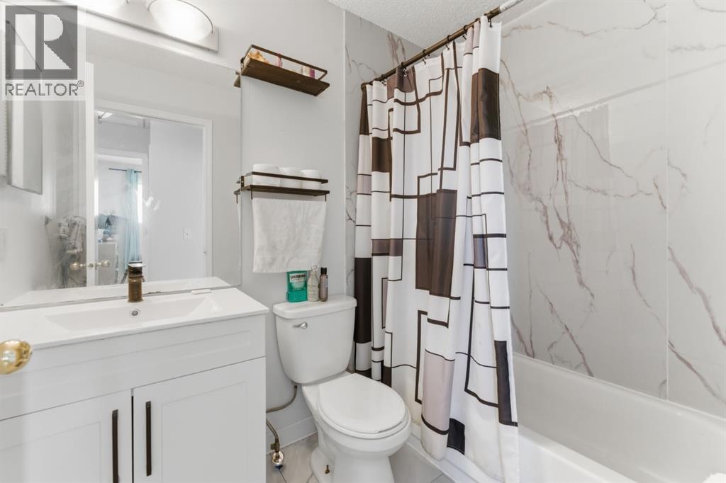 Single Family House 4 Level for Sale in  Applewood Way SE Applewood Park Calgary 