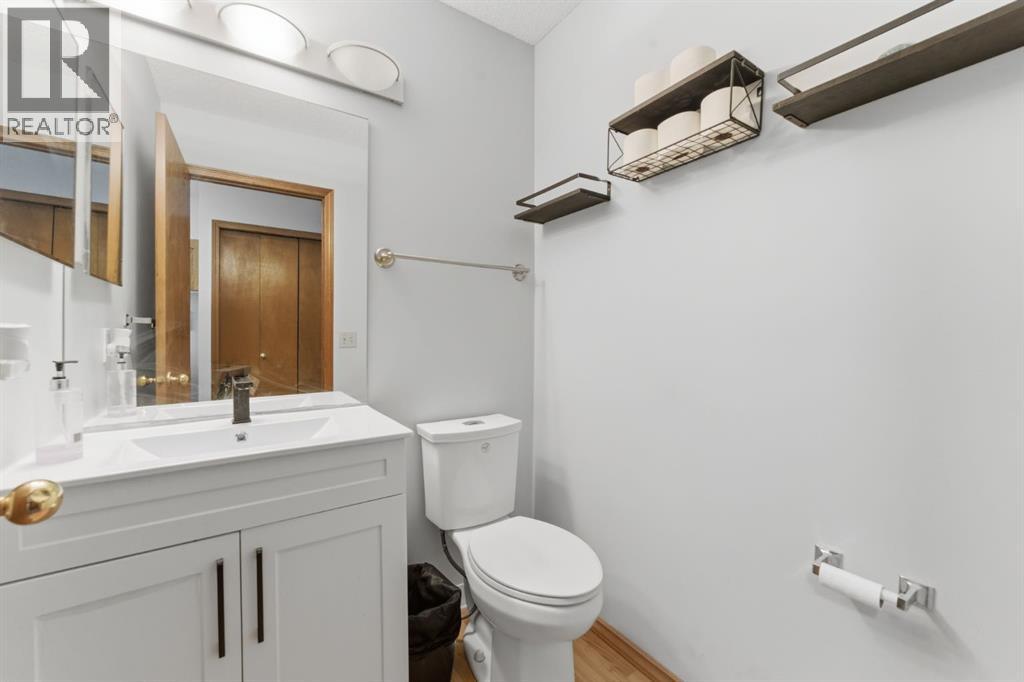 Single Family House 4 Level for Sale in  Applewood Way SE Applewood Park Calgary 