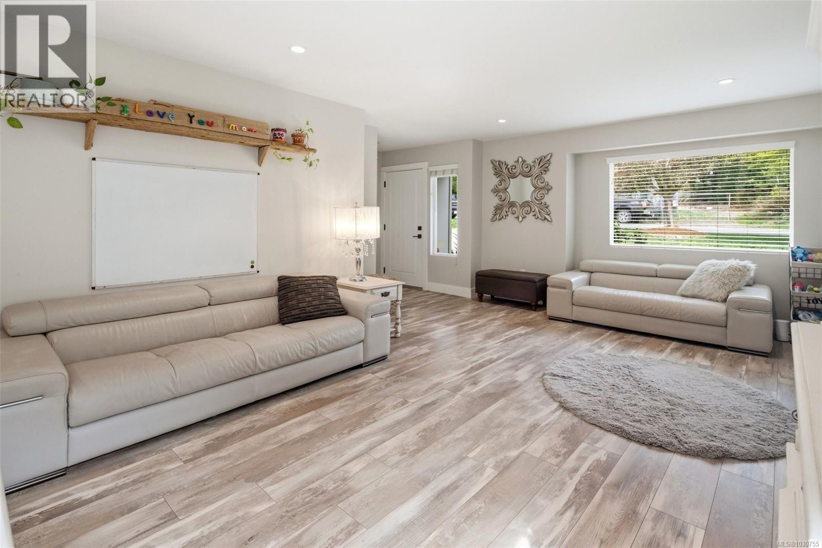 Single Family House Other for Sale in  Miller Ave Saanich 