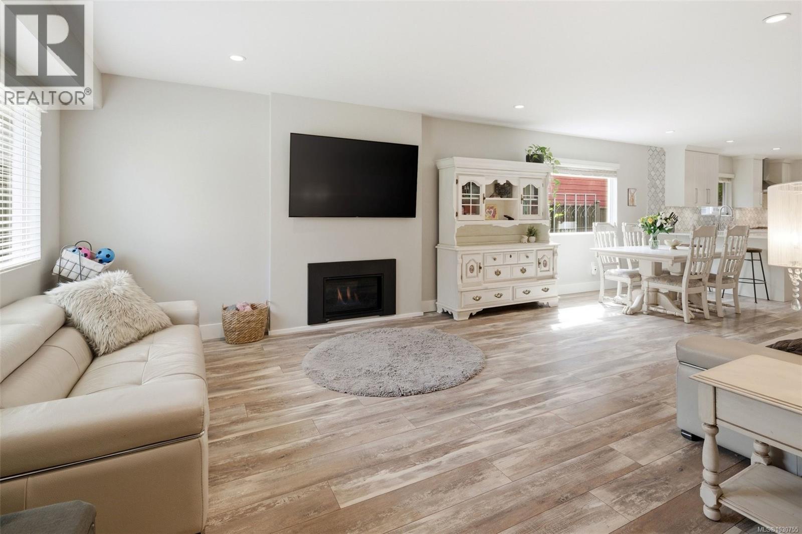 Single Family House Other for Sale in  Miller Ave Saanich 