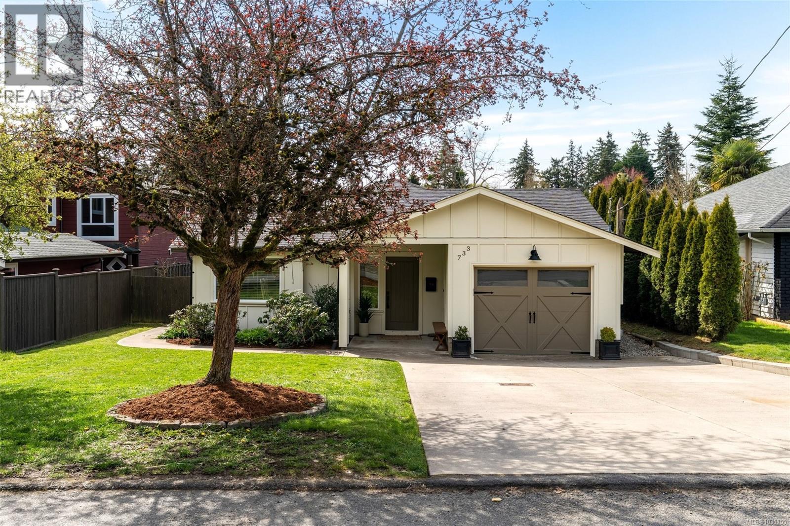 Single Family House Other for Sale in  Miller Ave Saanich 
