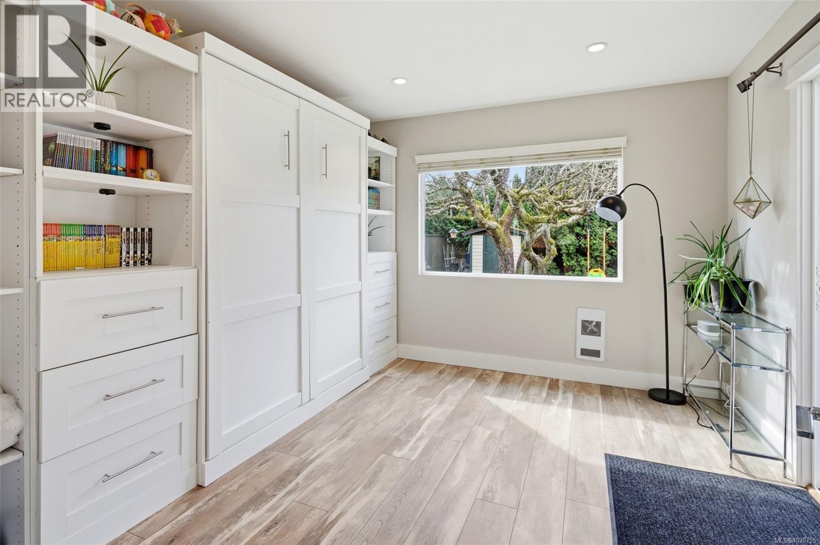 Single Family House Other for Sale in  Miller Ave Saanich 