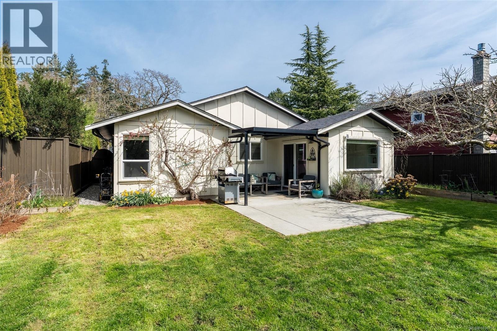 Single Family House Other for Sale in  Miller Ave Saanich 