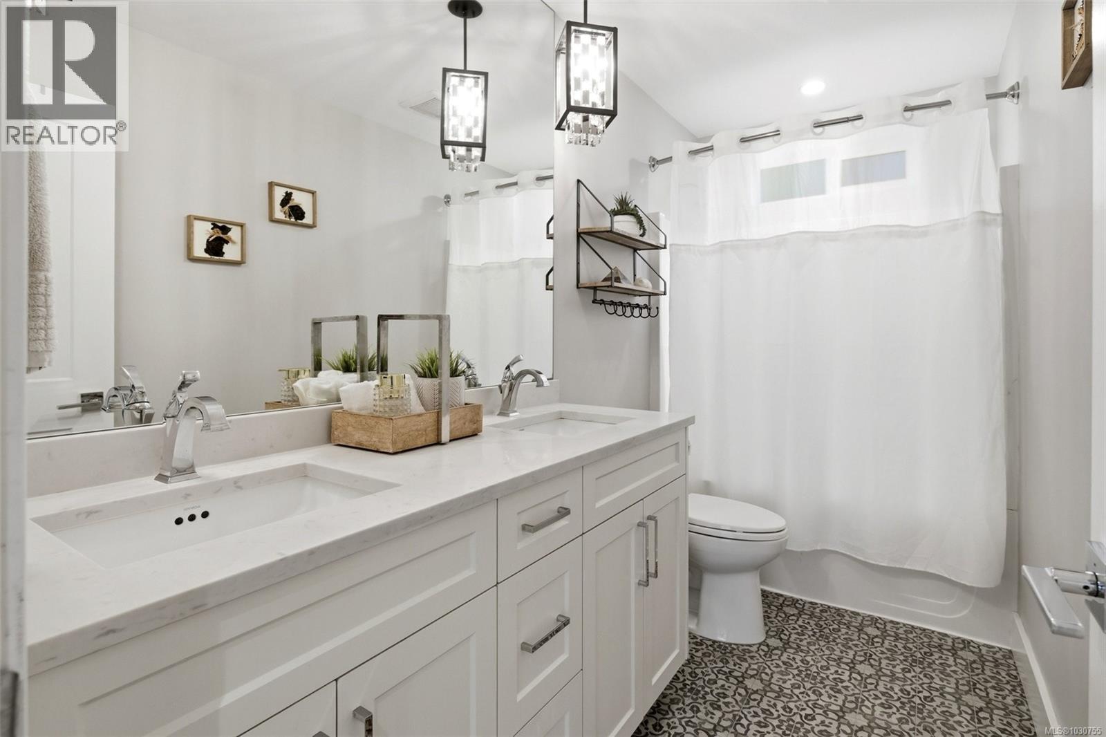 Single Family House Other for Sale in  Miller Ave Saanich 