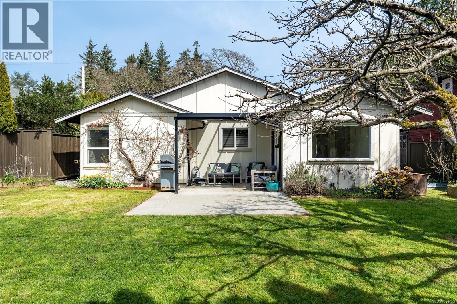 Single Family House Other for Sale in  Miller Ave Saanich 