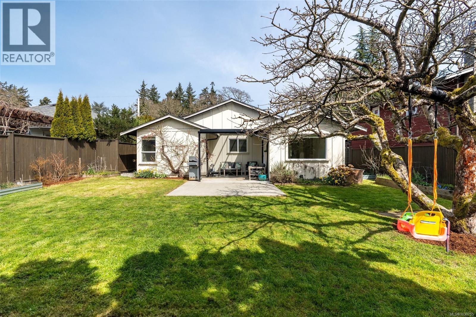 Single Family House Other for Sale in  Miller Ave Saanich 