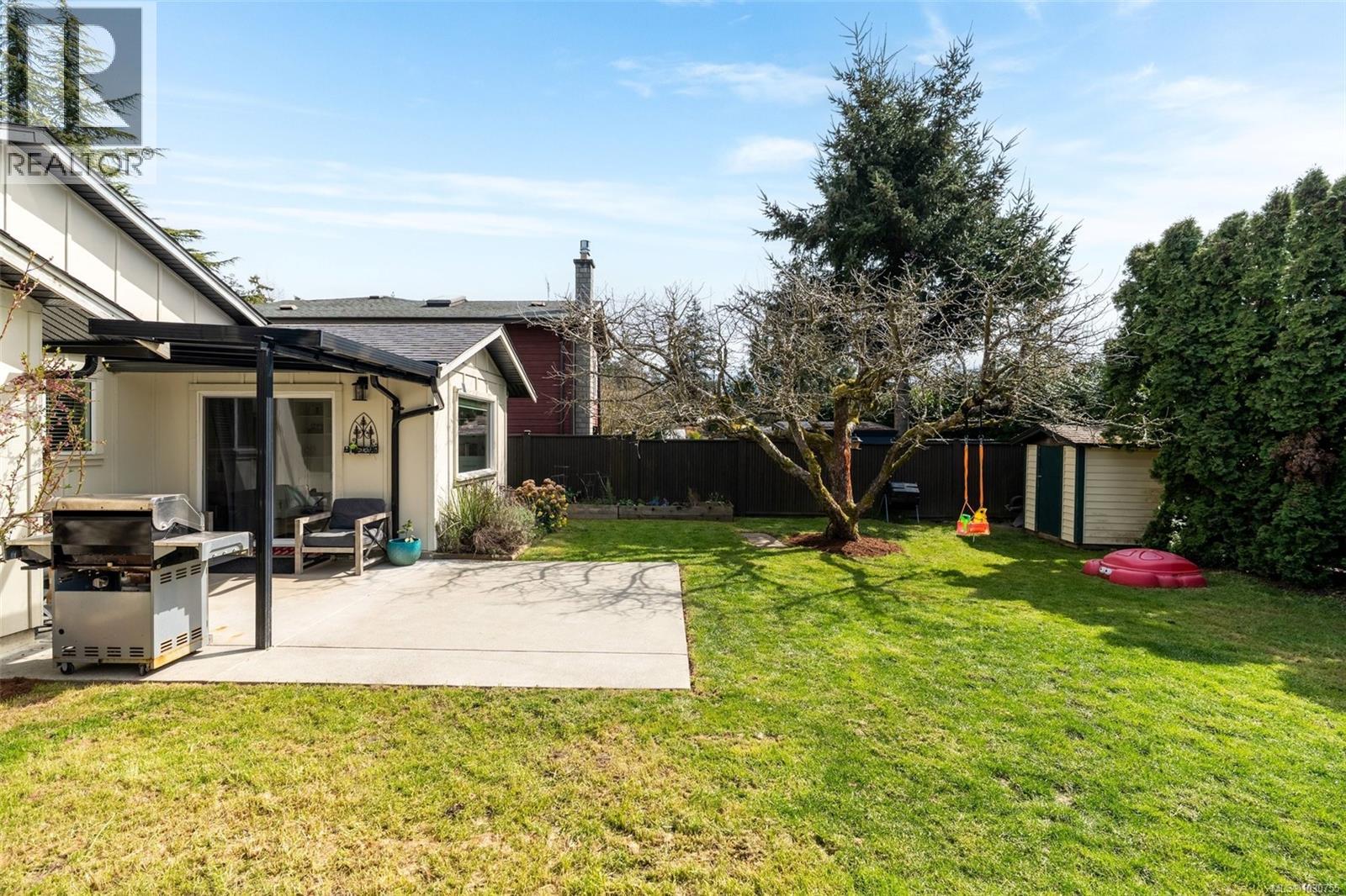 Single Family House Other for Sale in  Miller Ave Saanich 