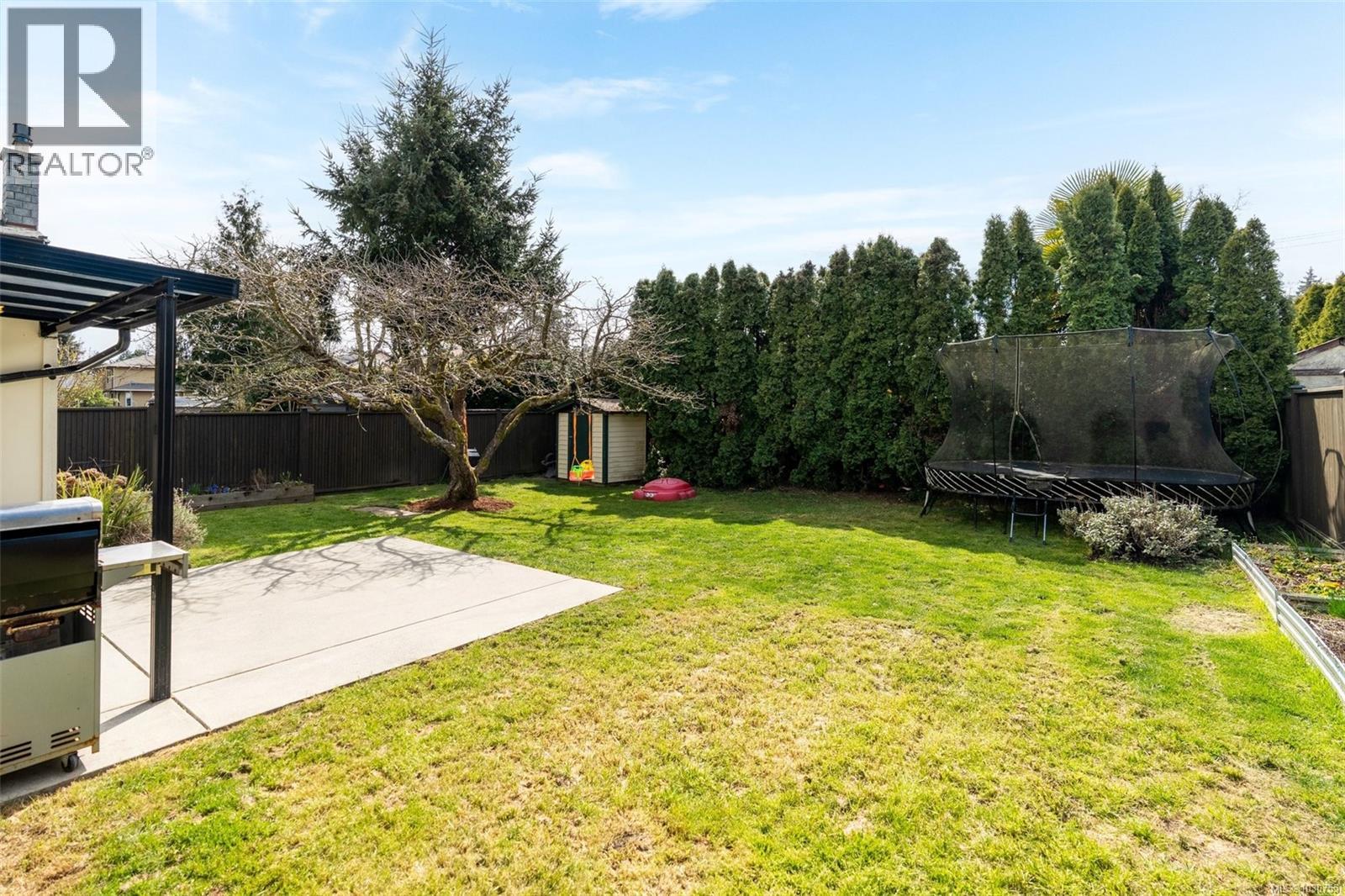 Single Family House Other for Sale in  Miller Ave Saanich 