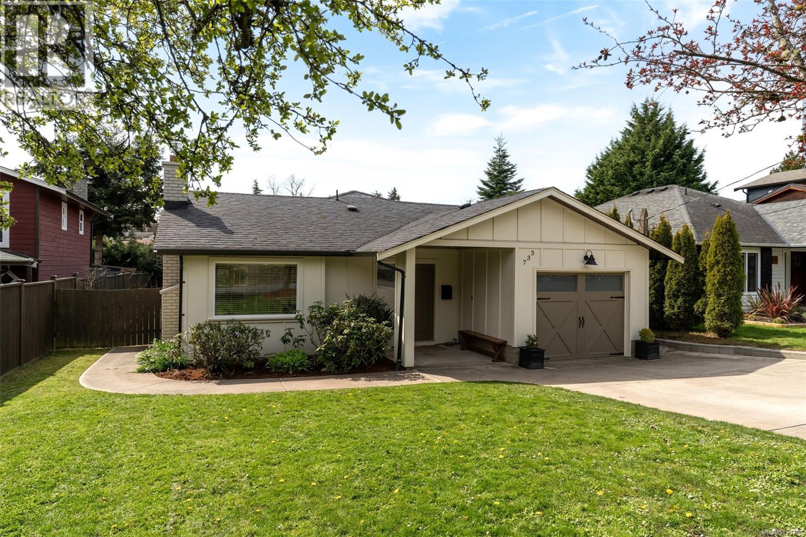 Single Family House Other for Sale in  Miller Ave Saanich 