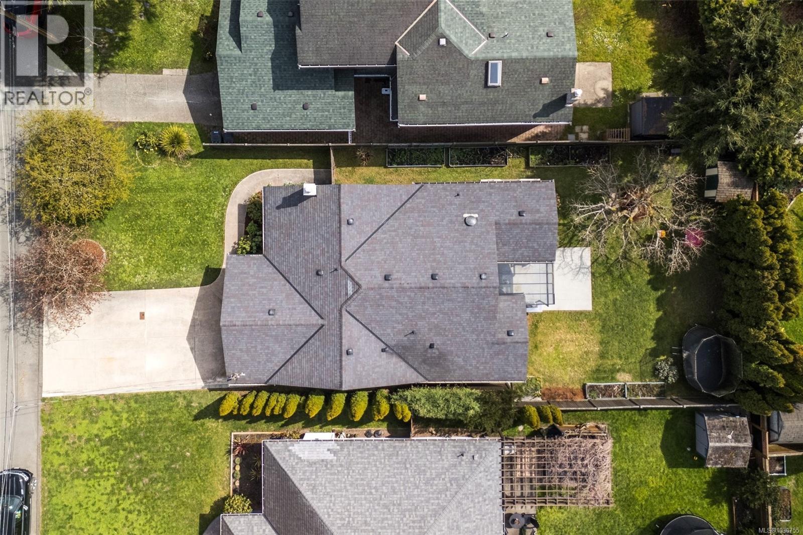 Single Family House Other for Sale in  Miller Ave Saanich 