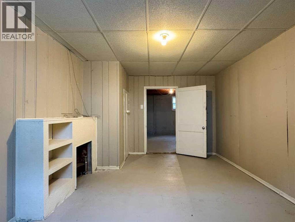 Single Family House Bungalow for Sale in   Street S Glendale Lethbridge 