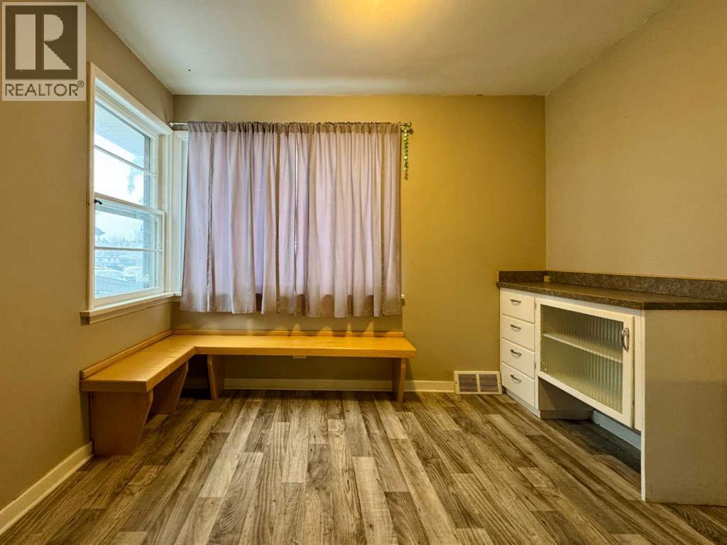 Single Family House Bungalow for Sale in   Street S Glendale Lethbridge 