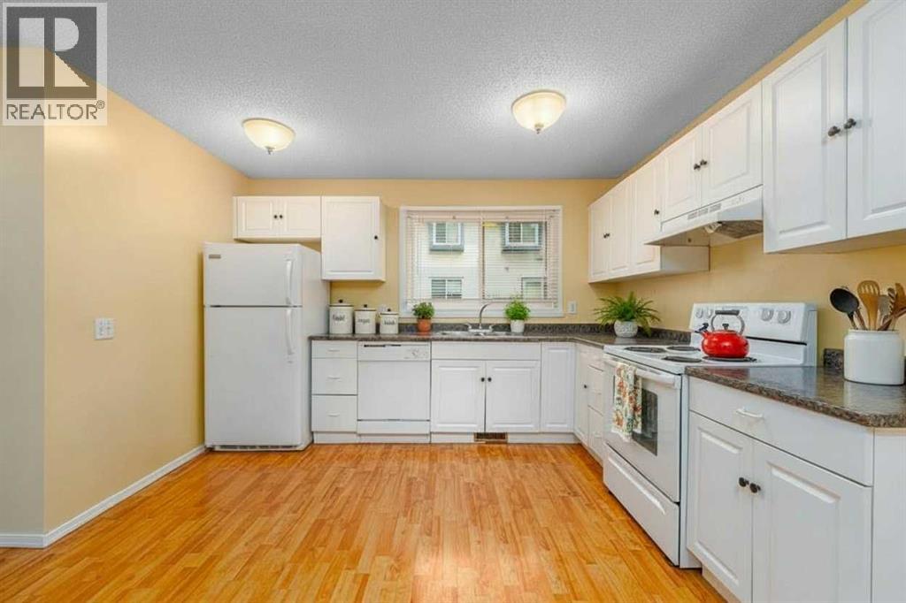 Single Family House for Sale in    Avenue SW Glamorgan Calgary 