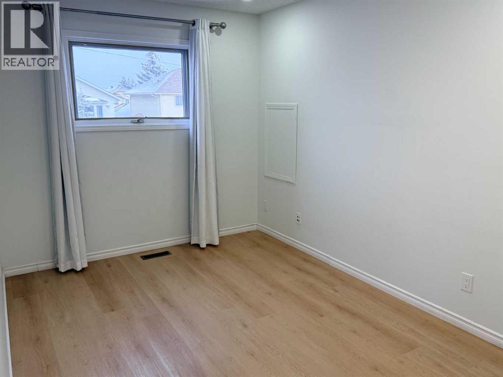 Single Family House for Sale in  Macewan Drive NW MacEwan Glen Calgary 