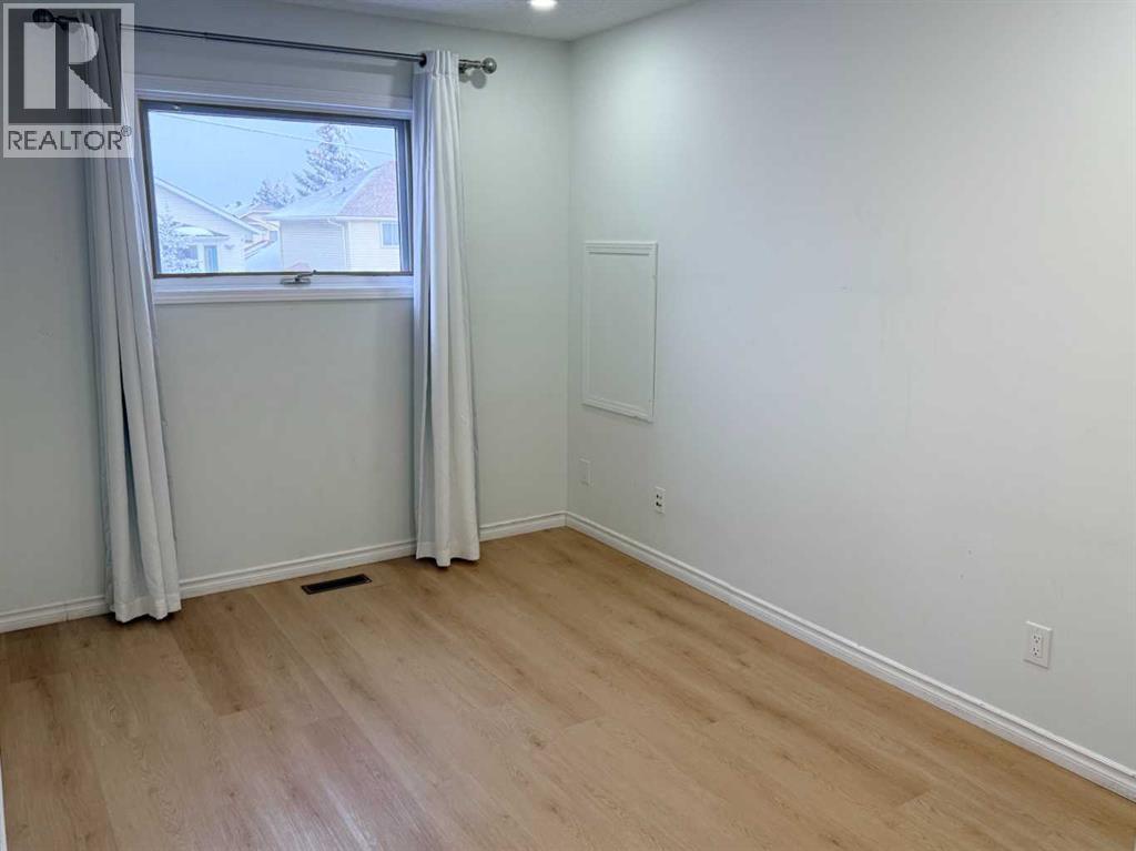 Single Family House for Sale in  Macewan Drive NW MacEwan Glen Calgary 