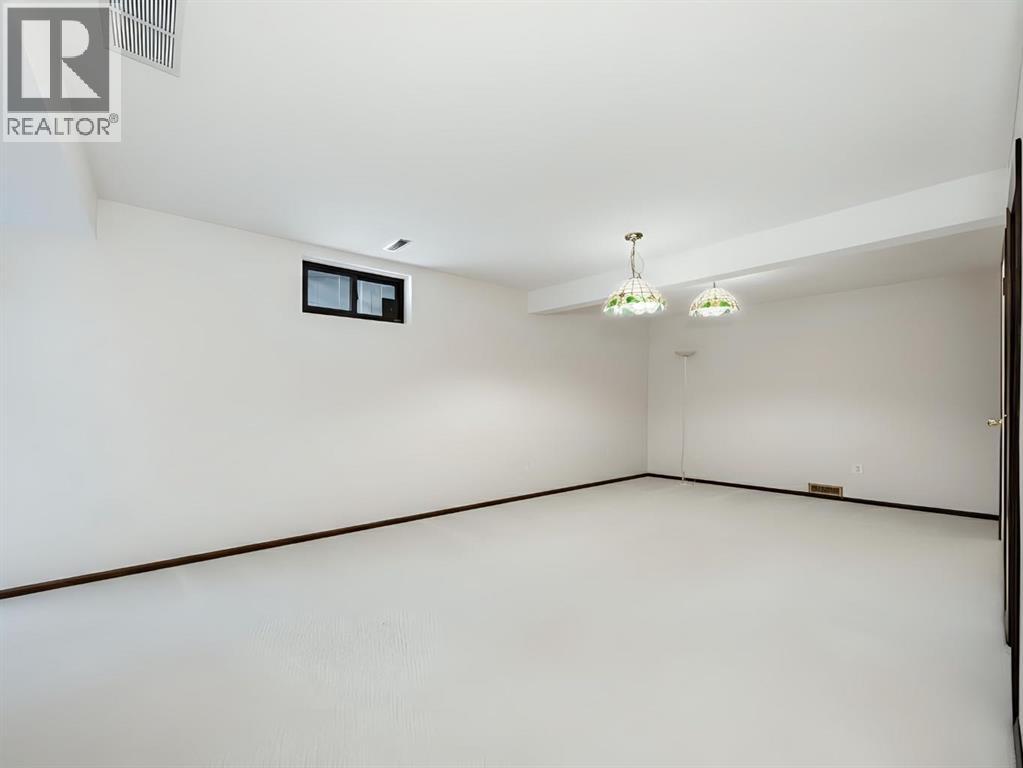 Single Family House for Sale in  Scenic Green NW Scenic Acres Calgary 