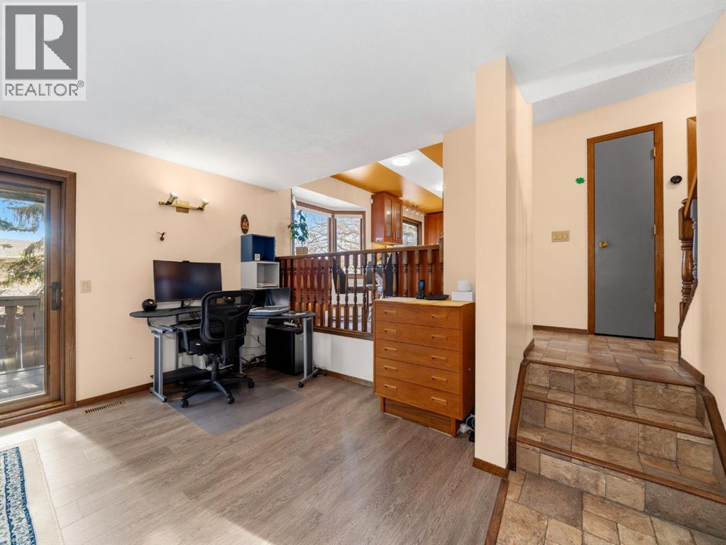 Single Family House for Sale in  Scenic Green NW Scenic Acres Calgary 