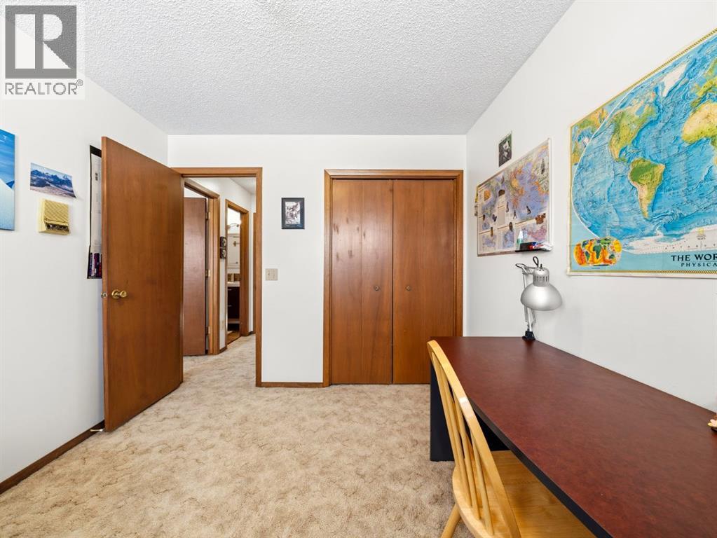 Single Family House for Sale in  Scenic Green NW Scenic Acres Calgary 