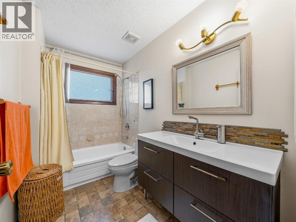 Single Family House for Sale in  Scenic Green NW Scenic Acres Calgary 