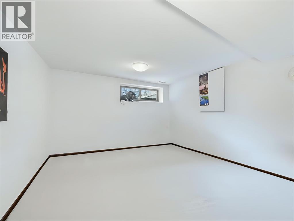 Single Family House for Sale in  Scenic Green NW Scenic Acres Calgary 