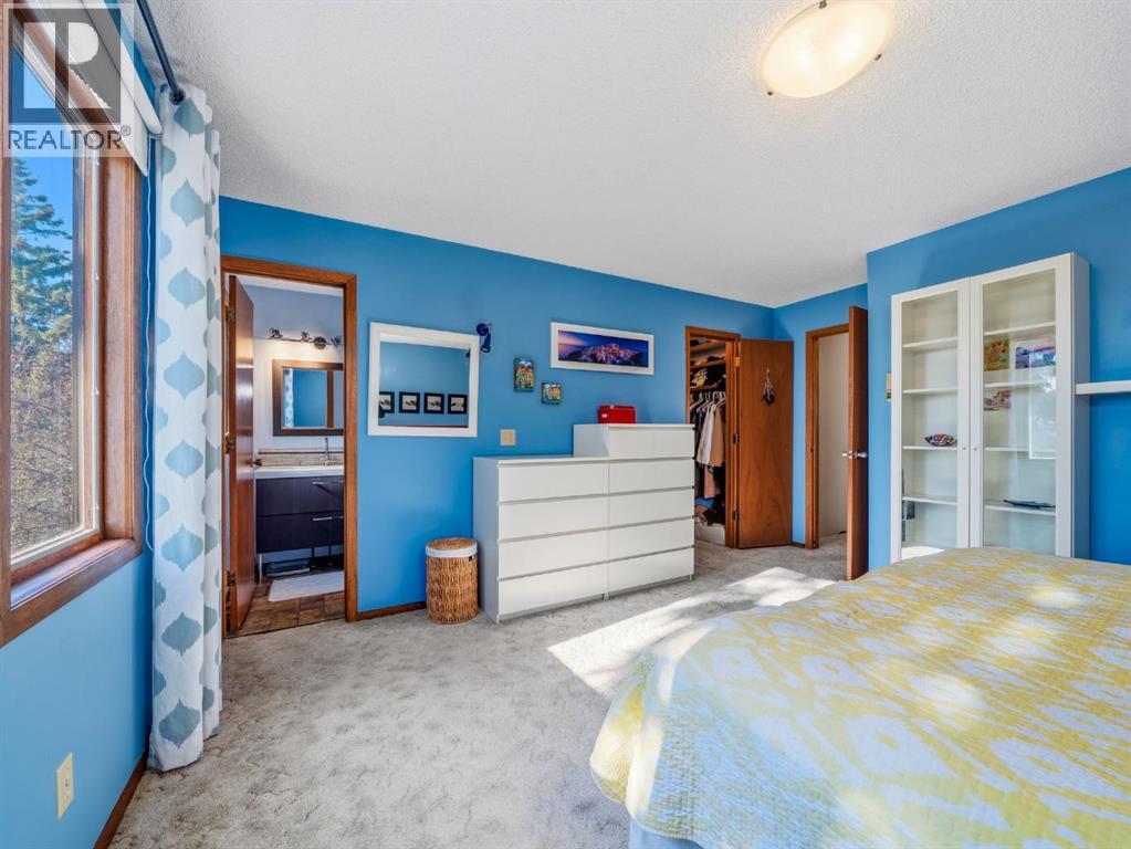 Single Family House for Sale in  Scenic Green NW Scenic Acres Calgary 