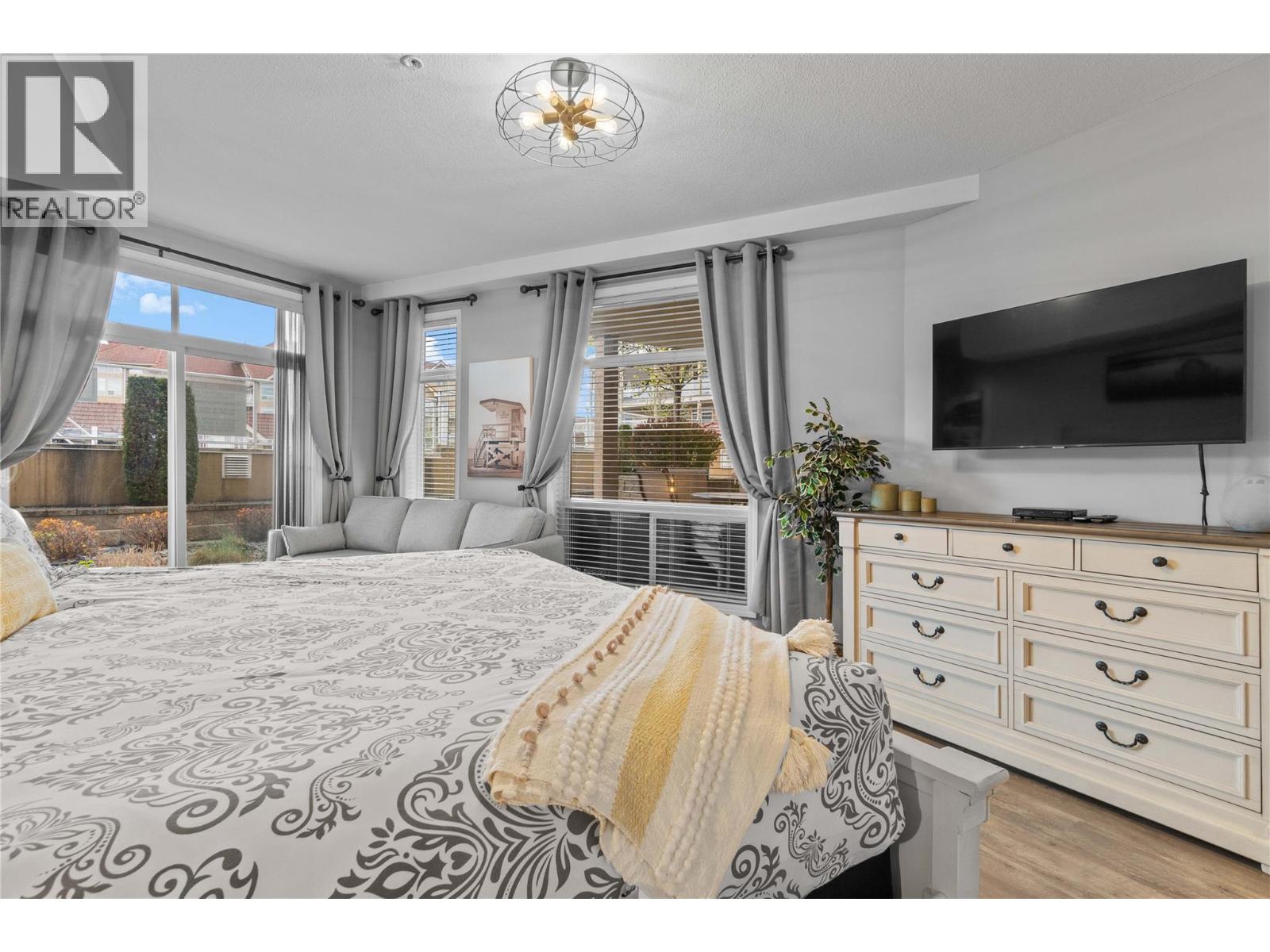 1088 Sunset Drive Unit# 331, Kelowna