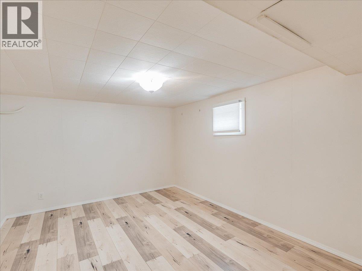 1115 7TH Avenue, Castlegar