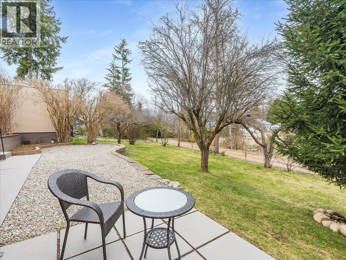 1115 7TH Avenue, Castlegar