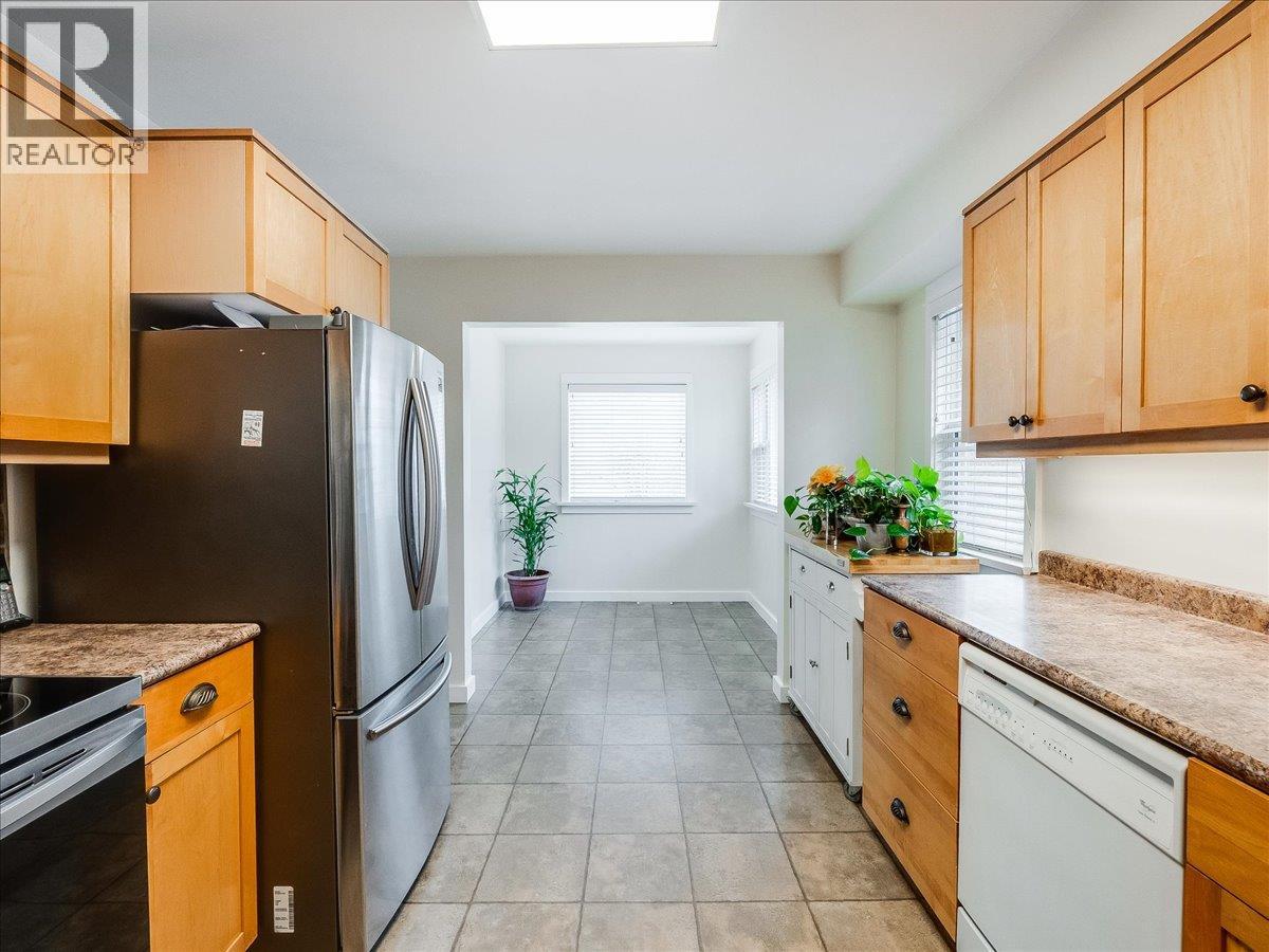 1115 7TH Avenue, Castlegar