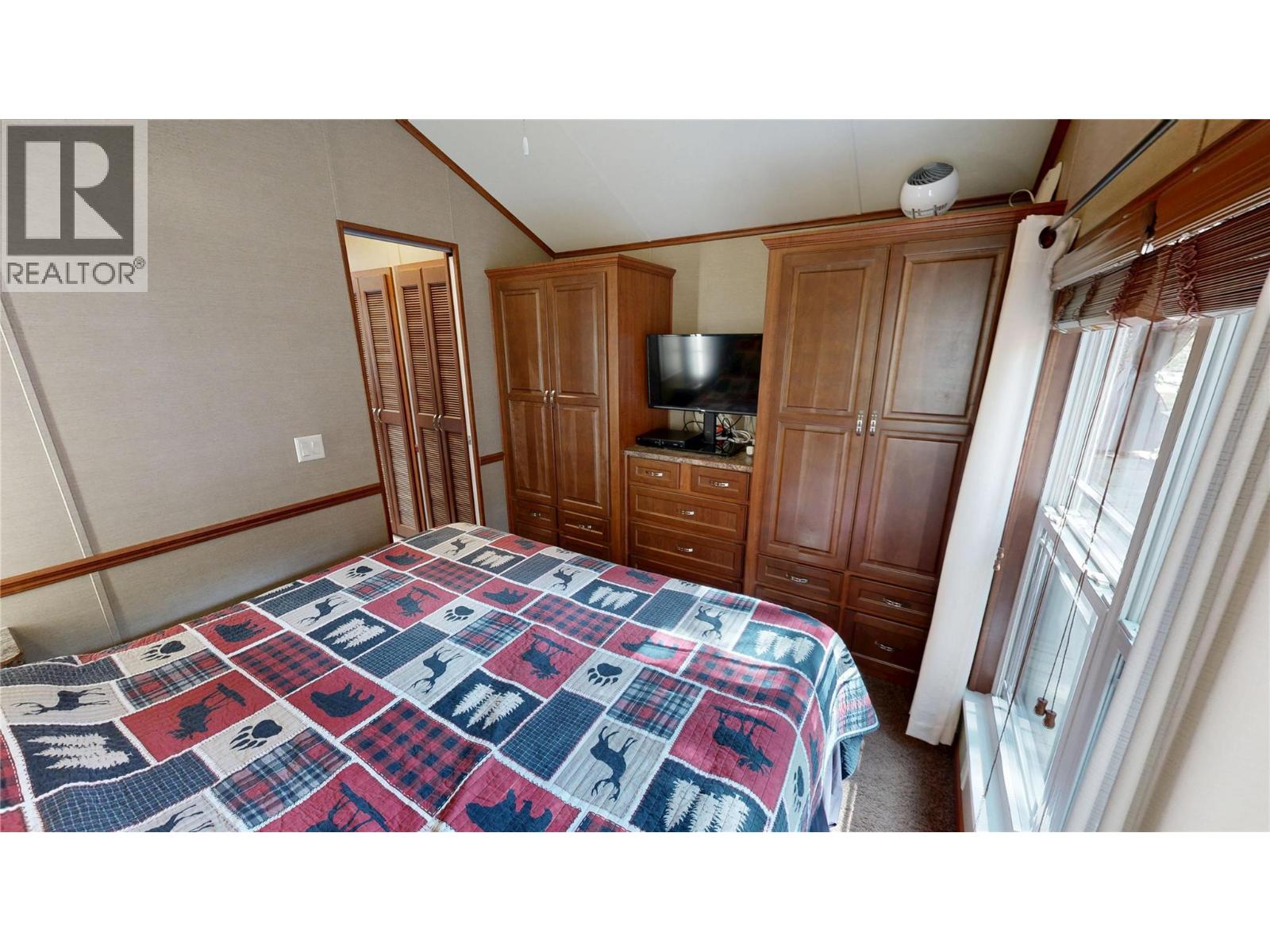 4895 LYNX CRESCENT - 22