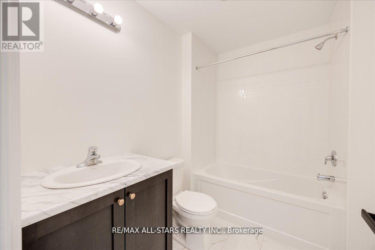 59 STADACONA AVENUE - 33